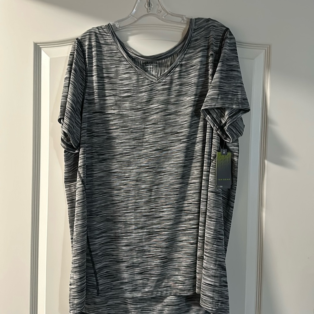 Women’s Athletic Shirt Size 2x